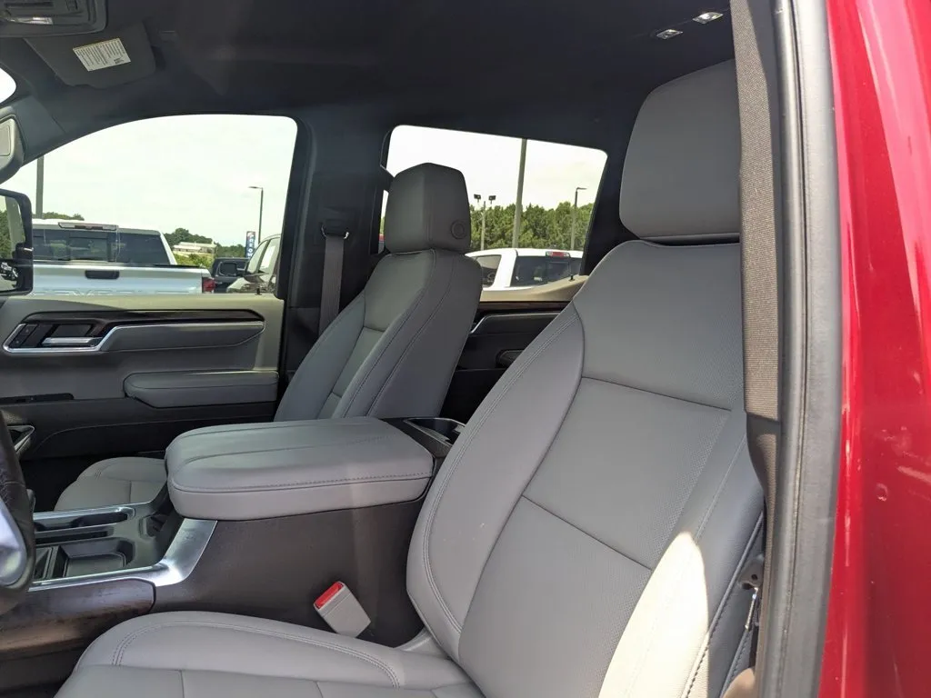 2026 GMC Sierra 1500 SLT thumbnail 15