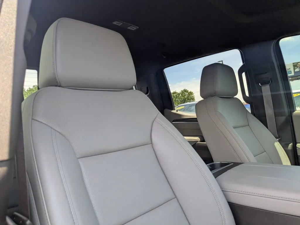 2026 GMC Sierra 1500 SLT thumbnail 28