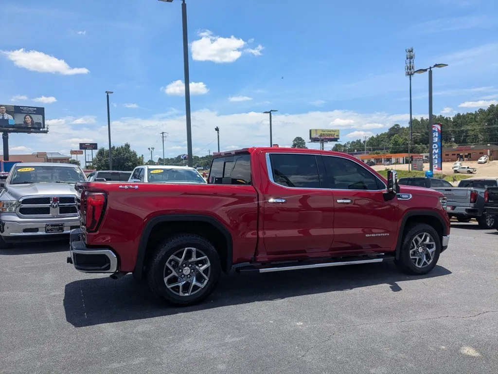 2026 GMC Sierra 1500 SLT thumbnail 4