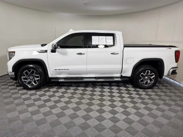 2026 GMC Sierra 1500 SLT thumbnail 11