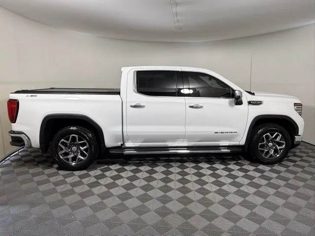 2026 GMC Sierra 1500 SLT thumbnail 16