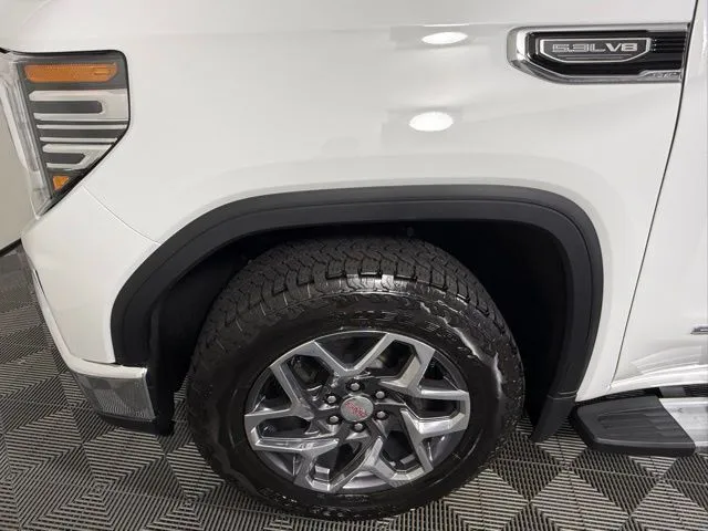 2026 GMC Sierra 1500 SLT thumbnail 22