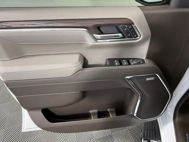 2026 GMC Sierra 1500 SLT thumbnail 24