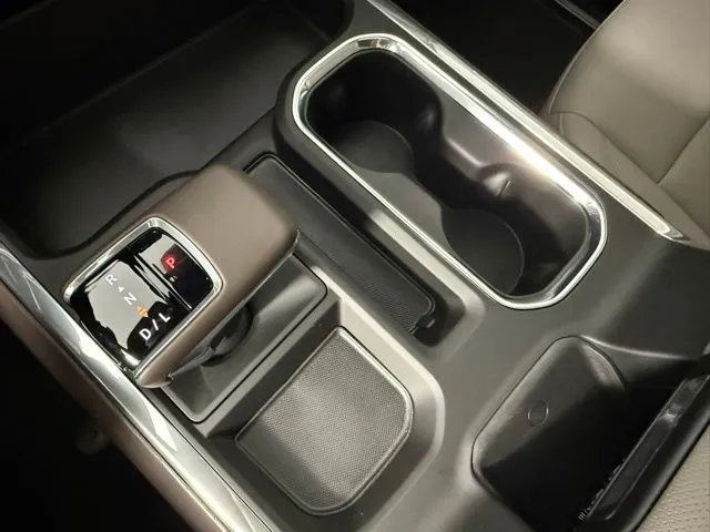 2026 GMC Sierra 1500 SLT thumbnail 35