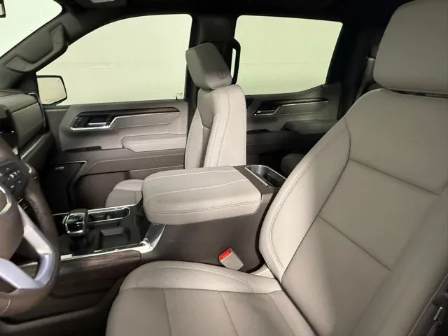 2026 GMC Sierra 1500 SLT thumbnail 40