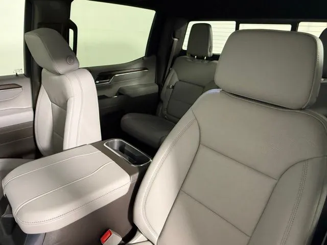 2026 GMC Sierra 1500 SLT thumbnail 42
