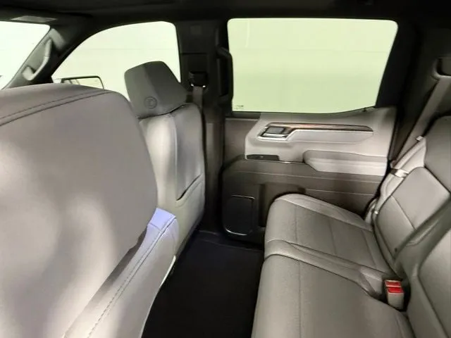 2026 GMC Sierra 1500 SLT thumbnail 48