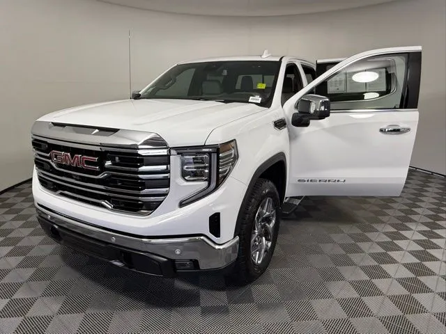 2026 GMC Sierra 1500 SLT thumbnail 5