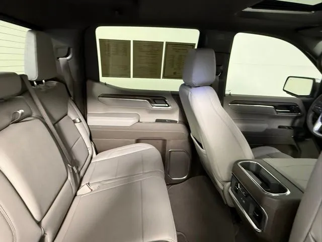 2026 GMC Sierra 1500 SLT thumbnail 57