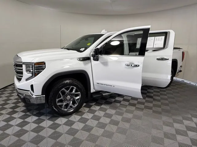 2026 GMC Sierra 1500 SLT thumbnail 6