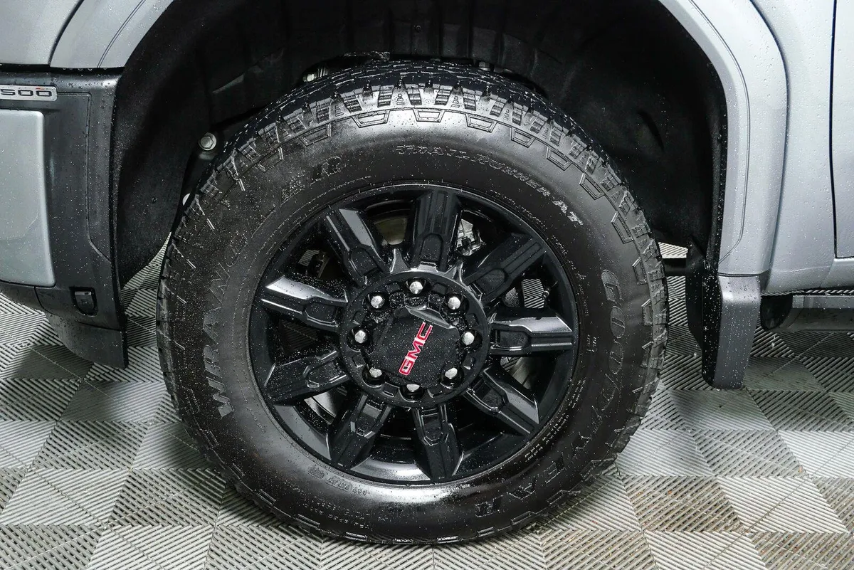 2026 GMC Sierra 2500 HD AT4 thumbnail 35