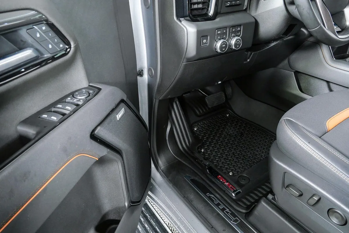 2026 GMC Sierra 2500 HD AT4 thumbnail 8