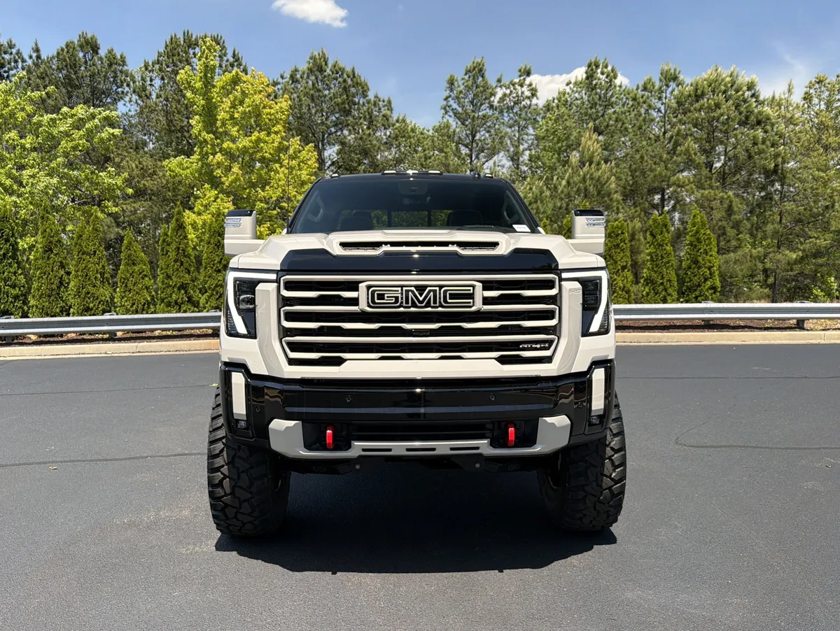 2026 GMC Sierra 2500HD AT4X thumbnail 11