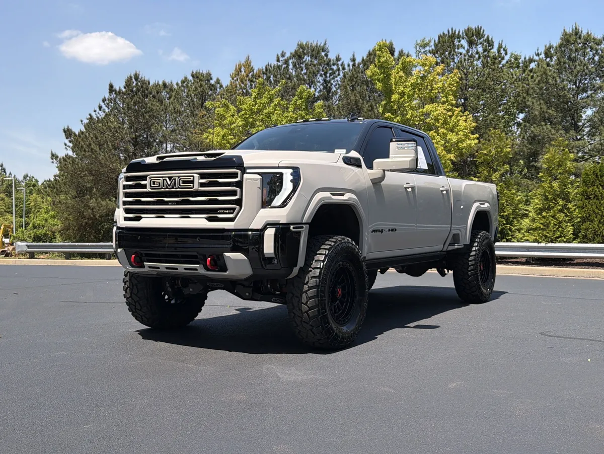 2026 GMC Sierra 2500HD AT4X thumbnail 12