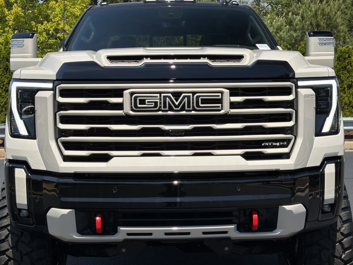 2026 GMC Sierra 2500HD AT4X thumbnail 18