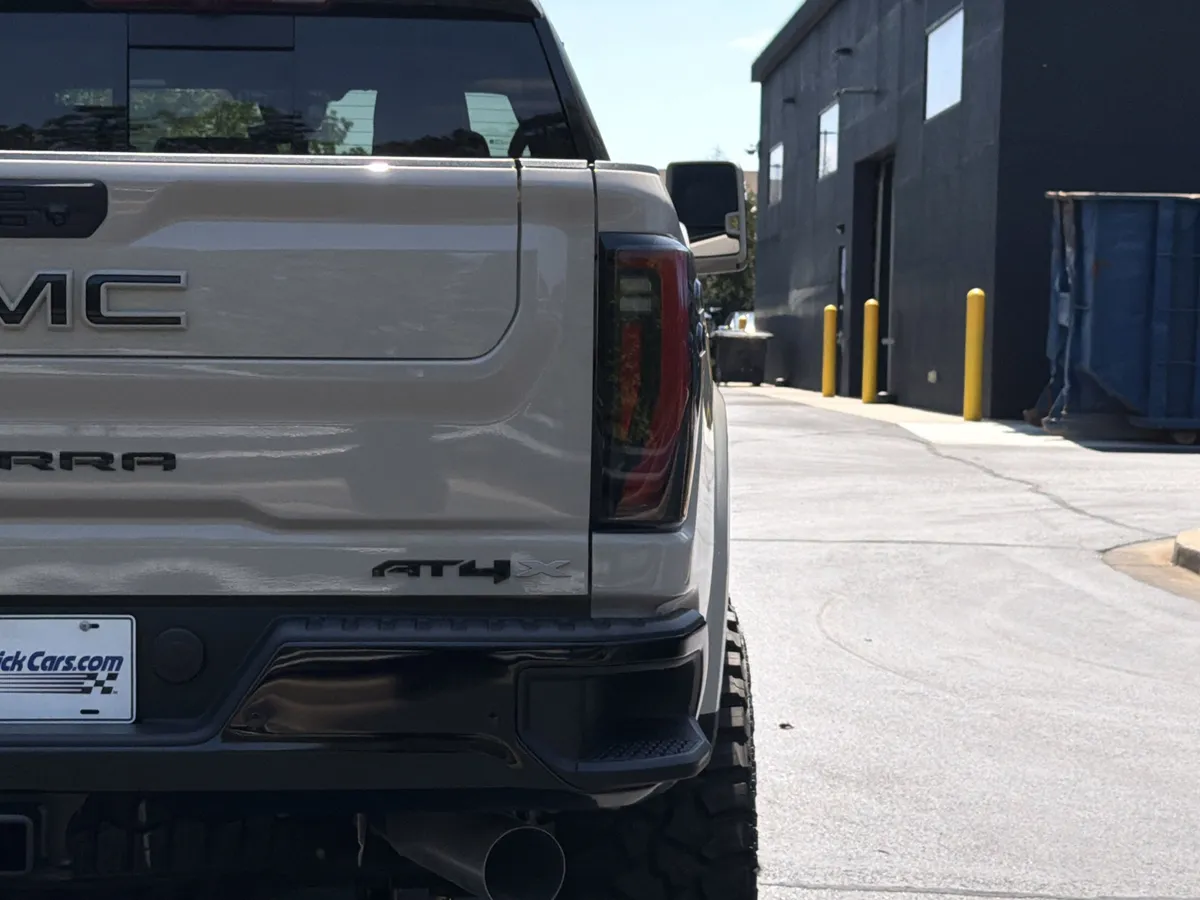 2026 GMC Sierra 2500HD AT4X thumbnail 22