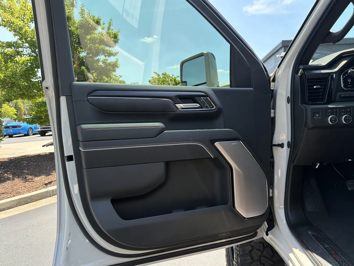 2026 GMC Sierra 2500HD AT4X thumbnail 23