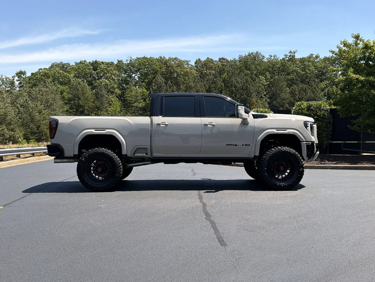 2026 GMC Sierra 2500HD AT4X thumbnail 4