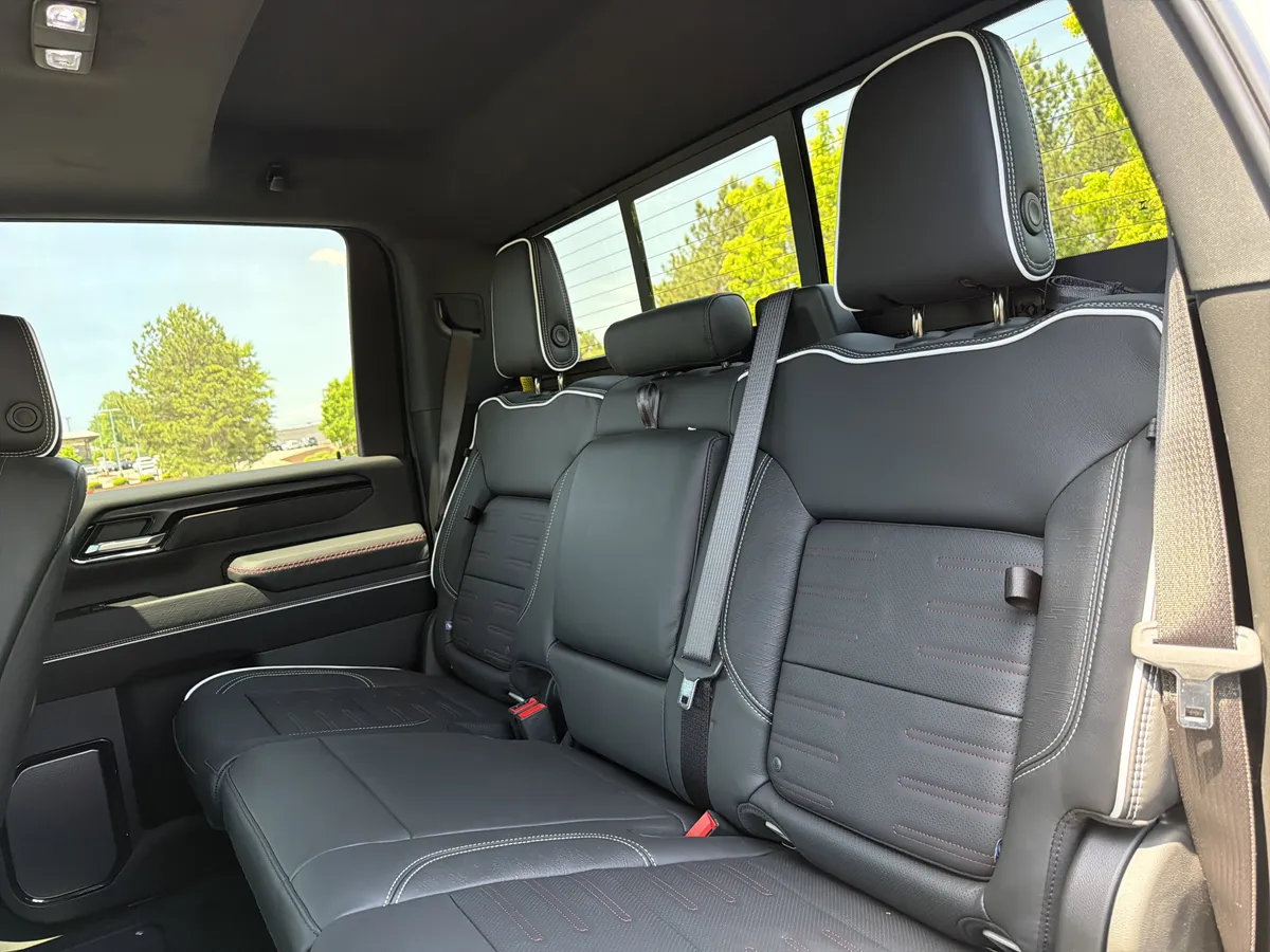 2026 GMC Sierra 2500HD AT4X thumbnail 8