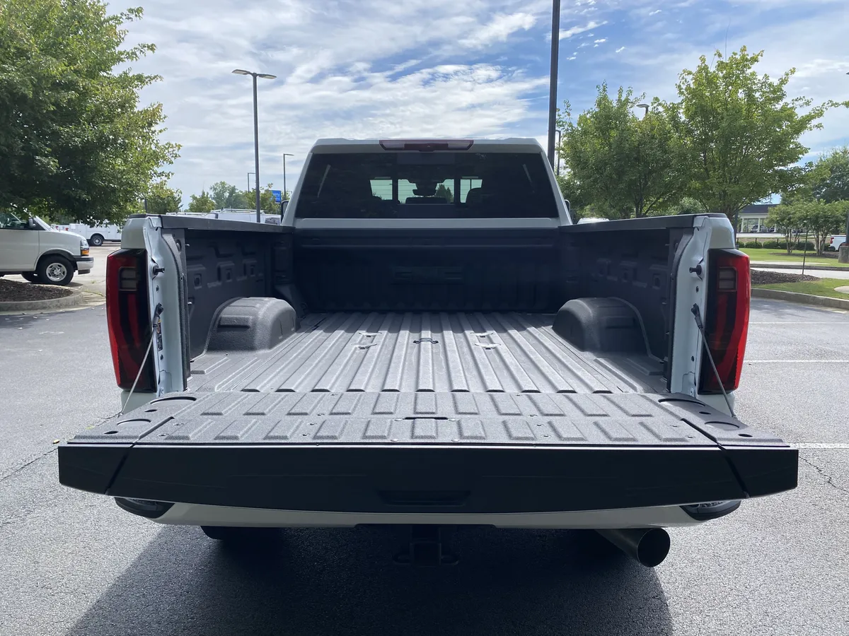 2026 GMC Sierra 2500HD Denali Ultimate thumbnail 11