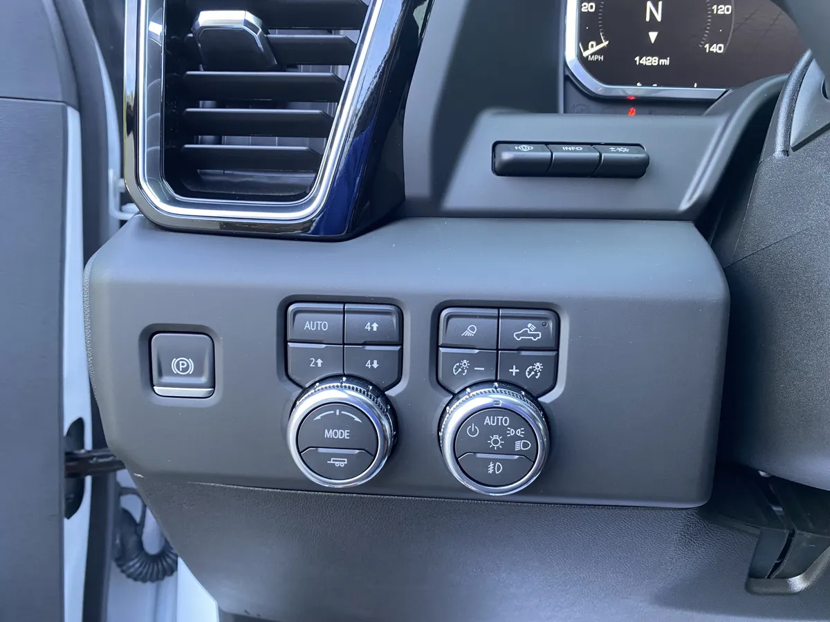 2026 GMC Sierra 2500HD Denali Ultimate thumbnail 18