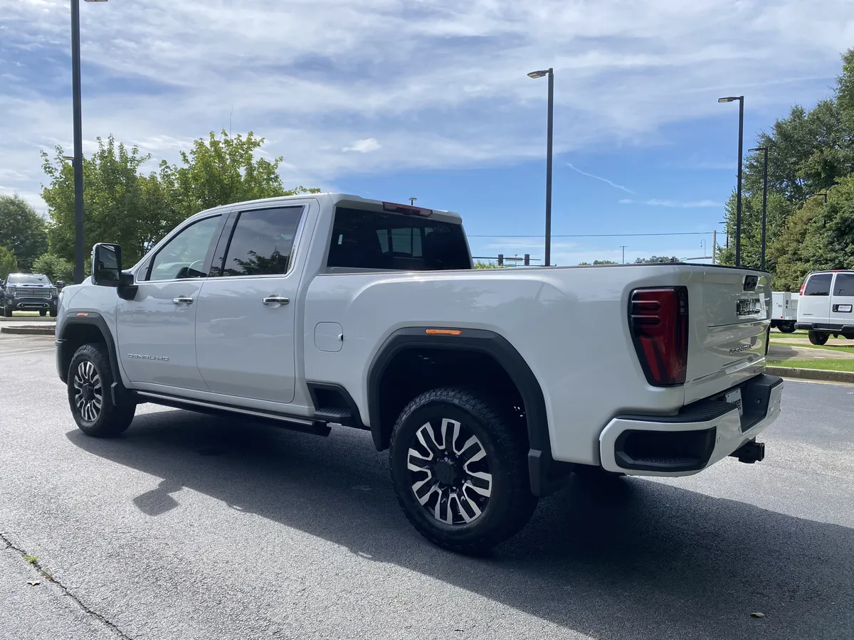 2026 GMC Sierra 2500HD Denali Ultimate thumbnail 6