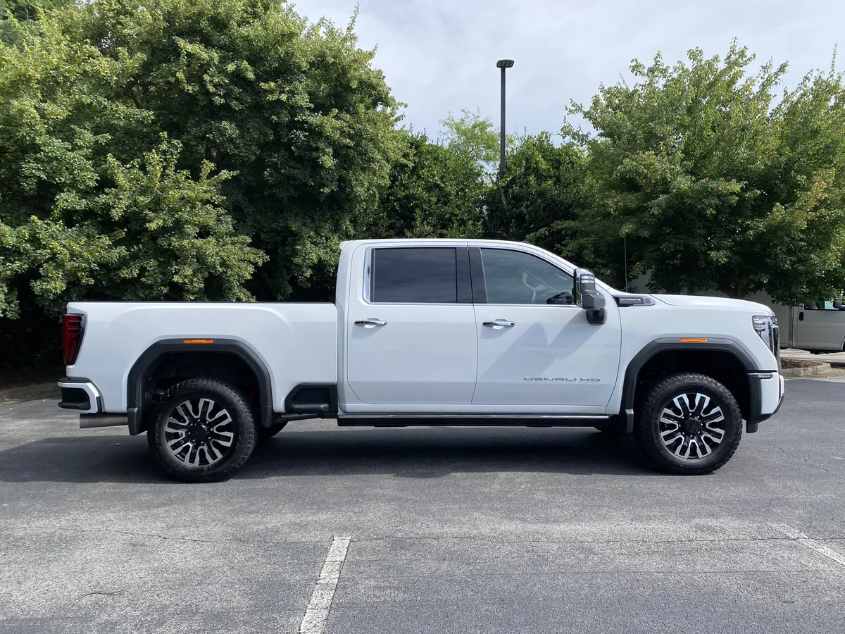 2026 GMC Sierra 2500HD Denali Ultimate thumbnail 9