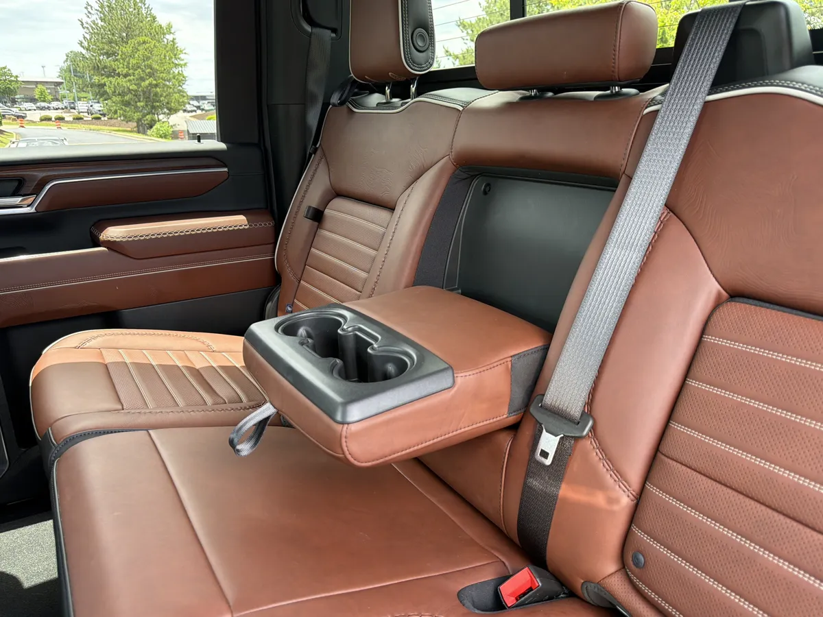 2026 GMC Sierra 2500HD Denali Ultimate thumbnail 10