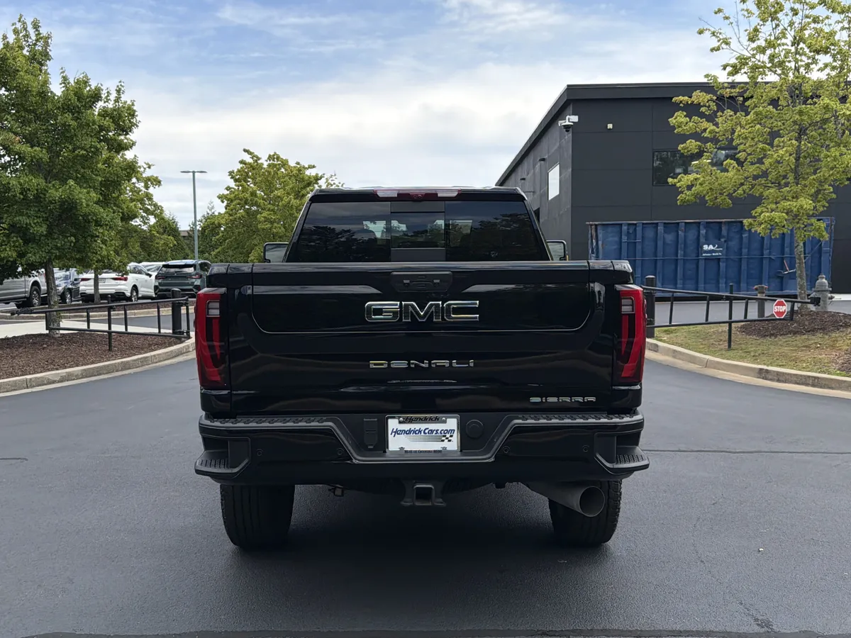 2026 GMC Sierra 2500HD Denali Ultimate thumbnail 17