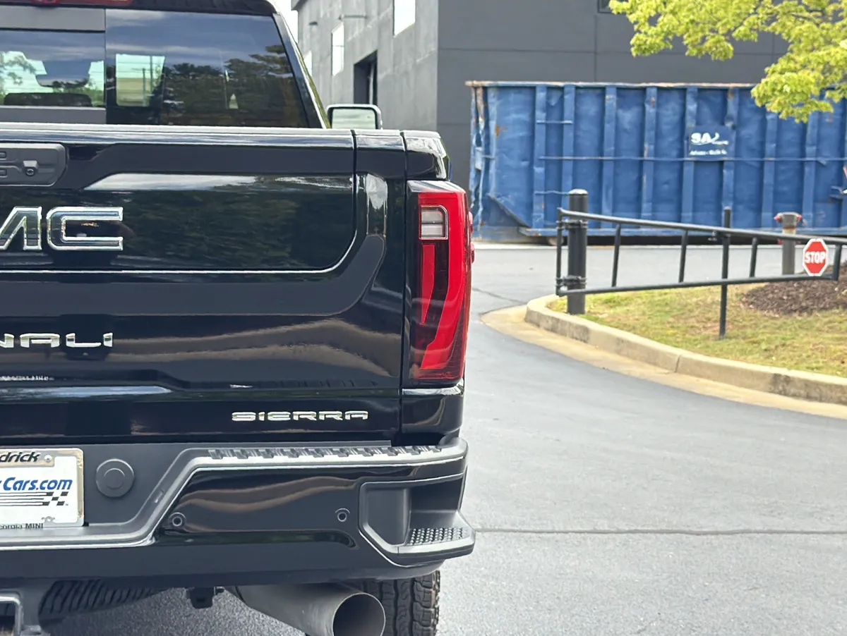 2026 GMC Sierra 2500HD Denali Ultimate thumbnail 24