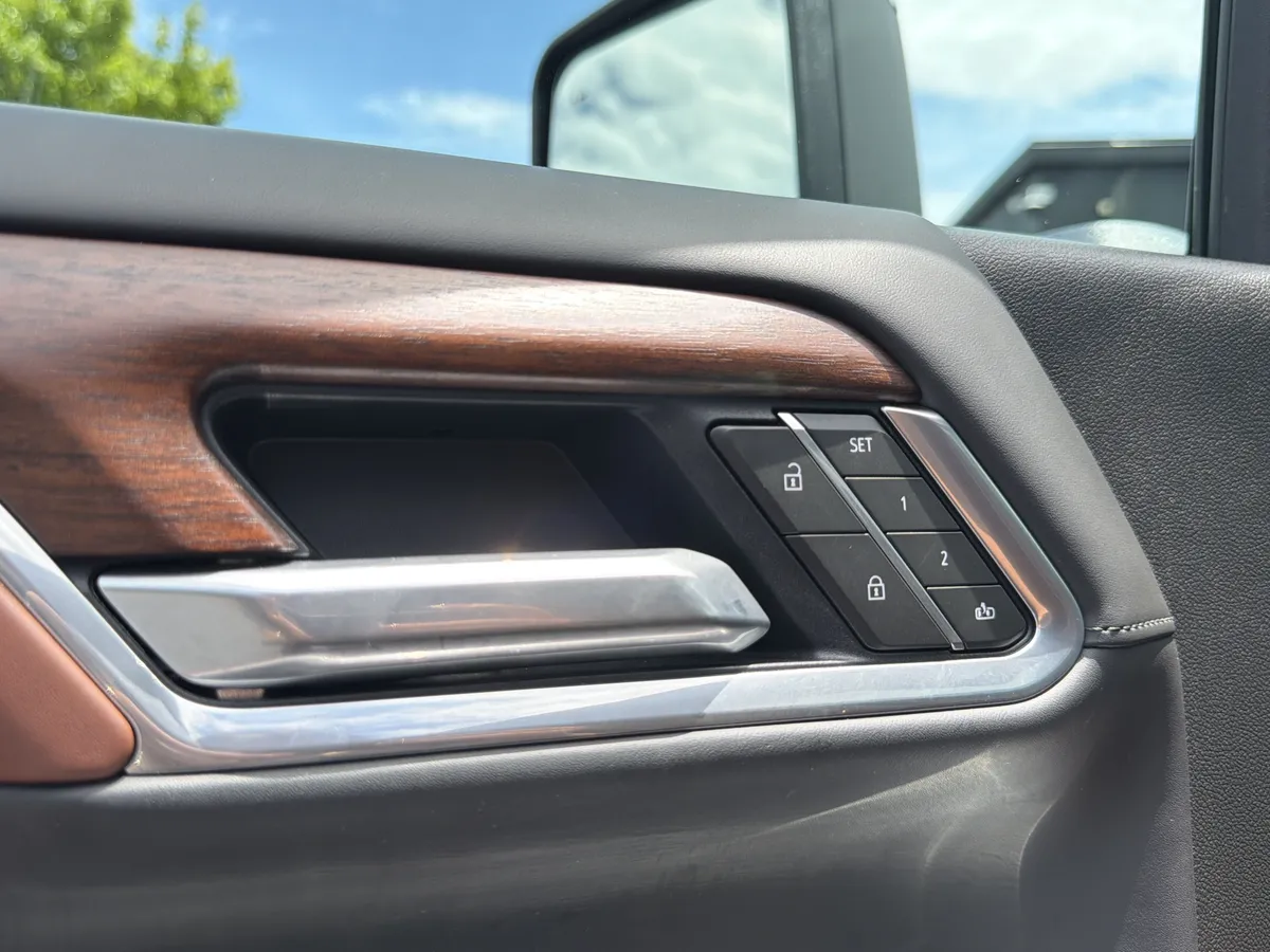 2026 GMC Sierra 2500HD Denali Ultimate thumbnail 26