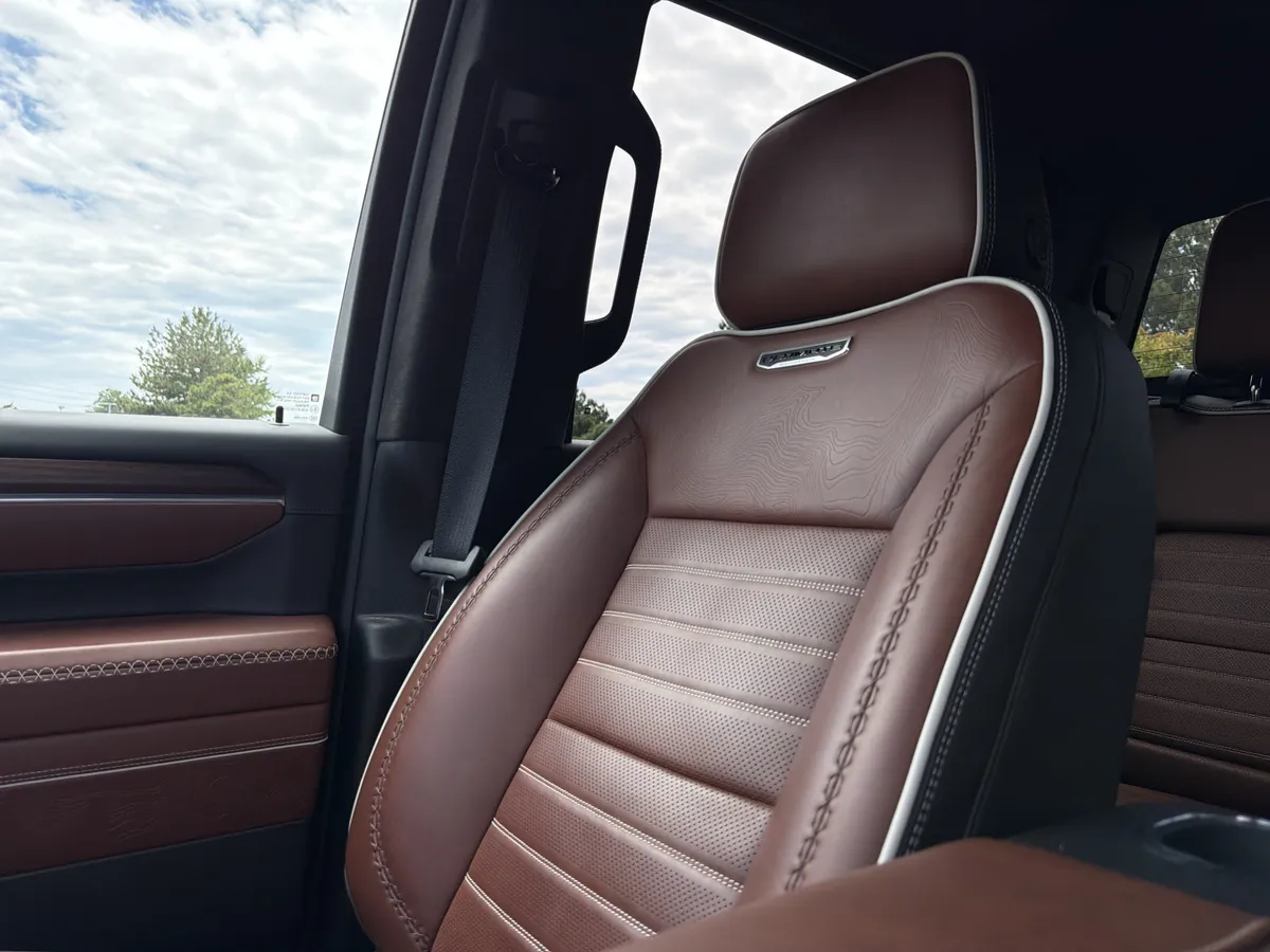 2026 GMC Sierra 2500HD Denali Ultimate thumbnail 49