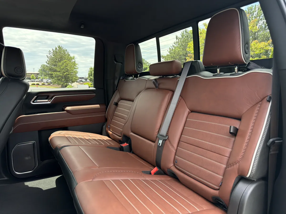 2026 GMC Sierra 2500HD Denali Ultimate thumbnail 8