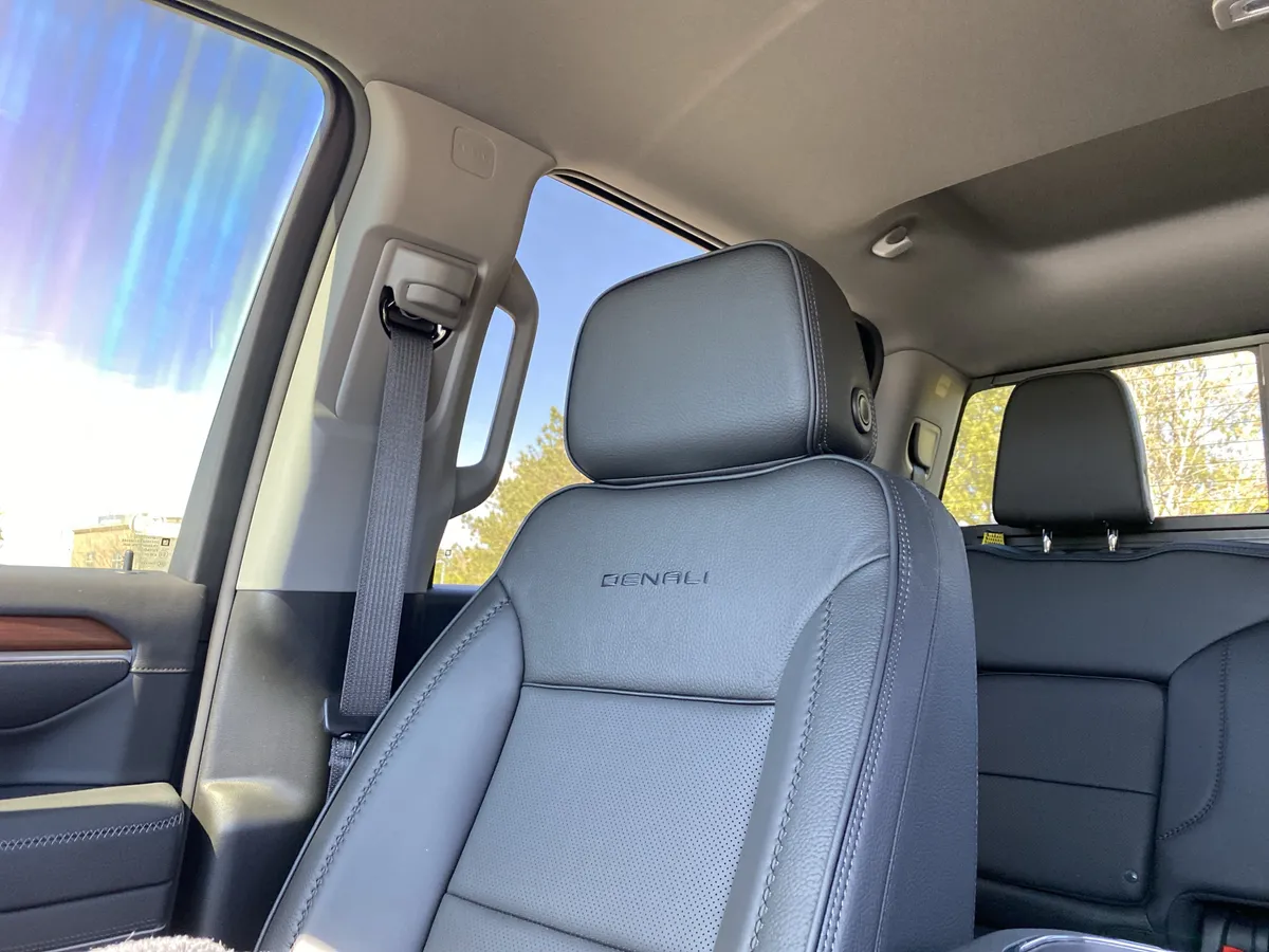 2026 GMC Sierra 3500HD Denali thumbnail 18