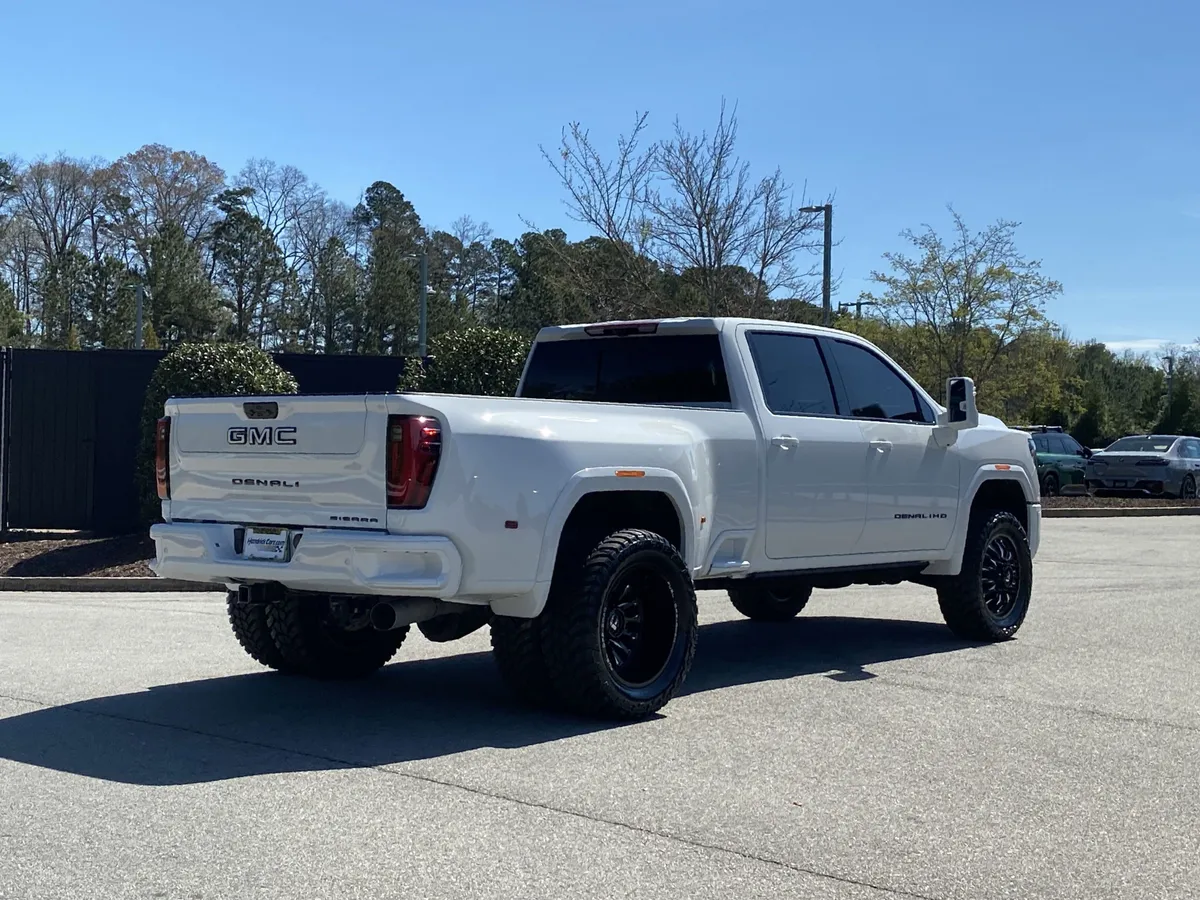 2026 GMC Sierra 3500HD Denali thumbnail 2