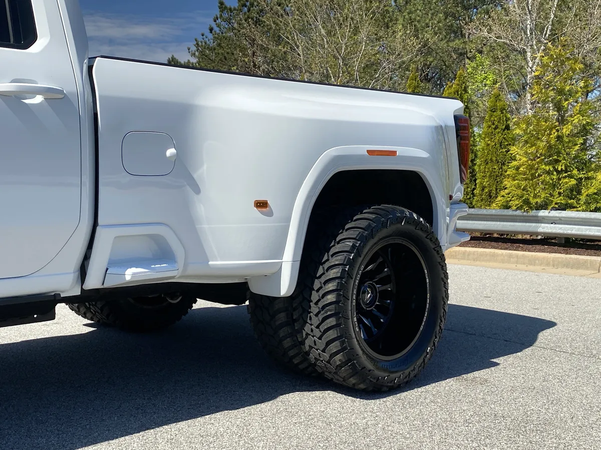2026 GMC Sierra 3500HD Denali thumbnail 34