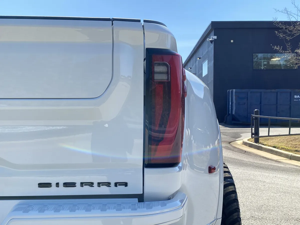 2026 GMC Sierra 3500HD Denali thumbnail 40