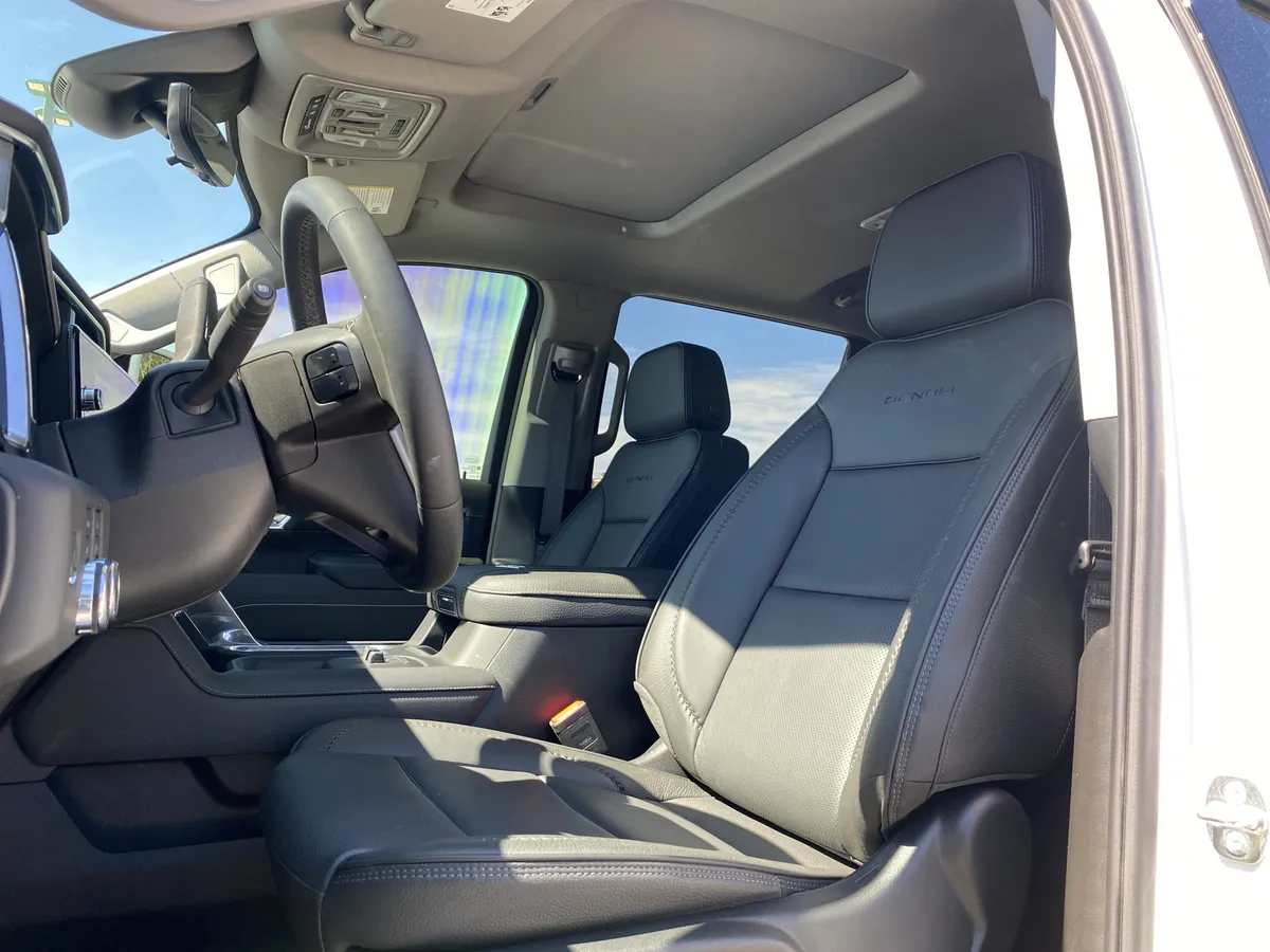 2026 GMC Sierra 3500HD Denali thumbnail 6