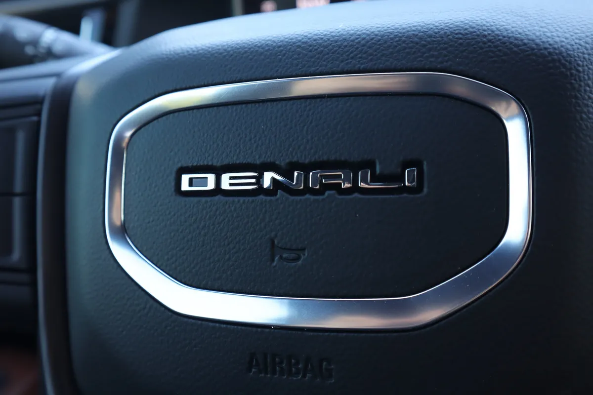 2026 GMC Sierra 3500HD Denali Ultimate thumbnail 31