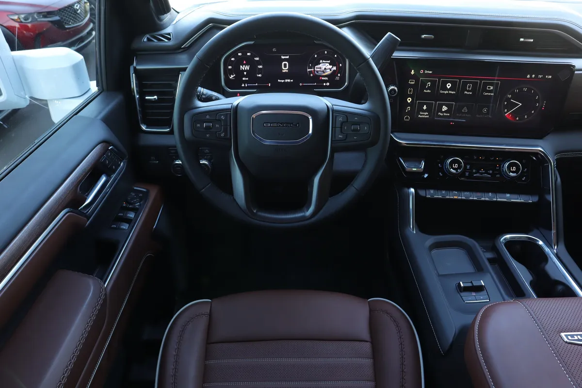 2026 GMC Sierra 3500HD Denali Ultimate thumbnail 32