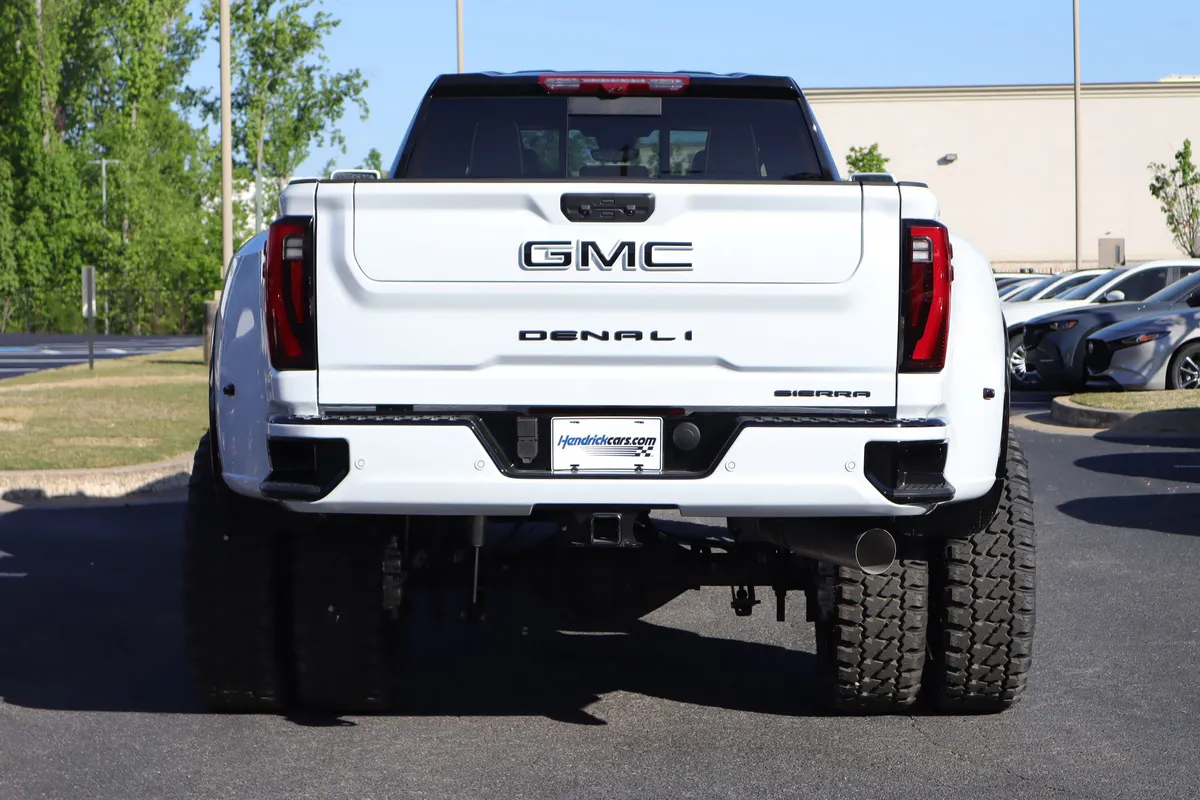 2026 GMC Sierra 3500HD Denali Ultimate thumbnail 40
