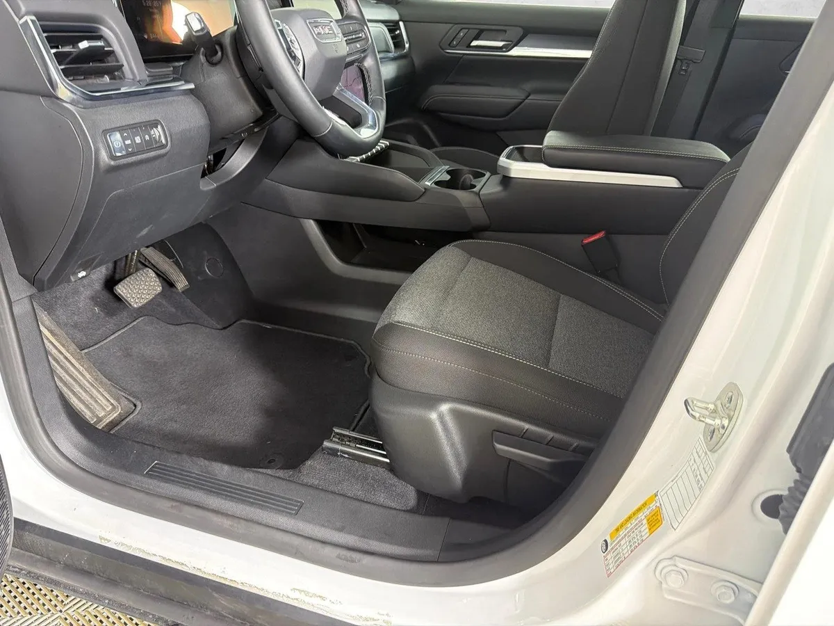 2026 GMC Terrain FWD Elevation thumbnail 10