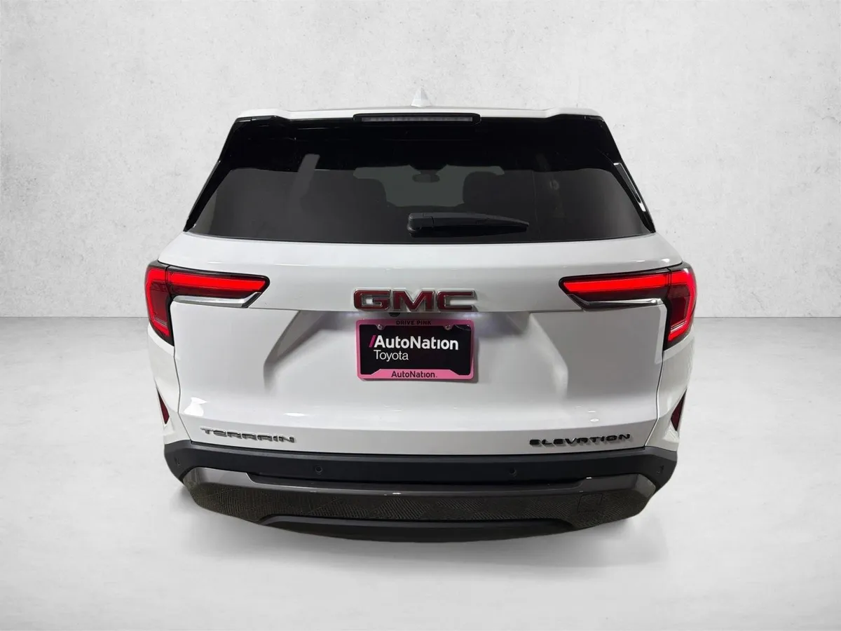 2026 GMC Terrain FWD Elevation thumbnail 5