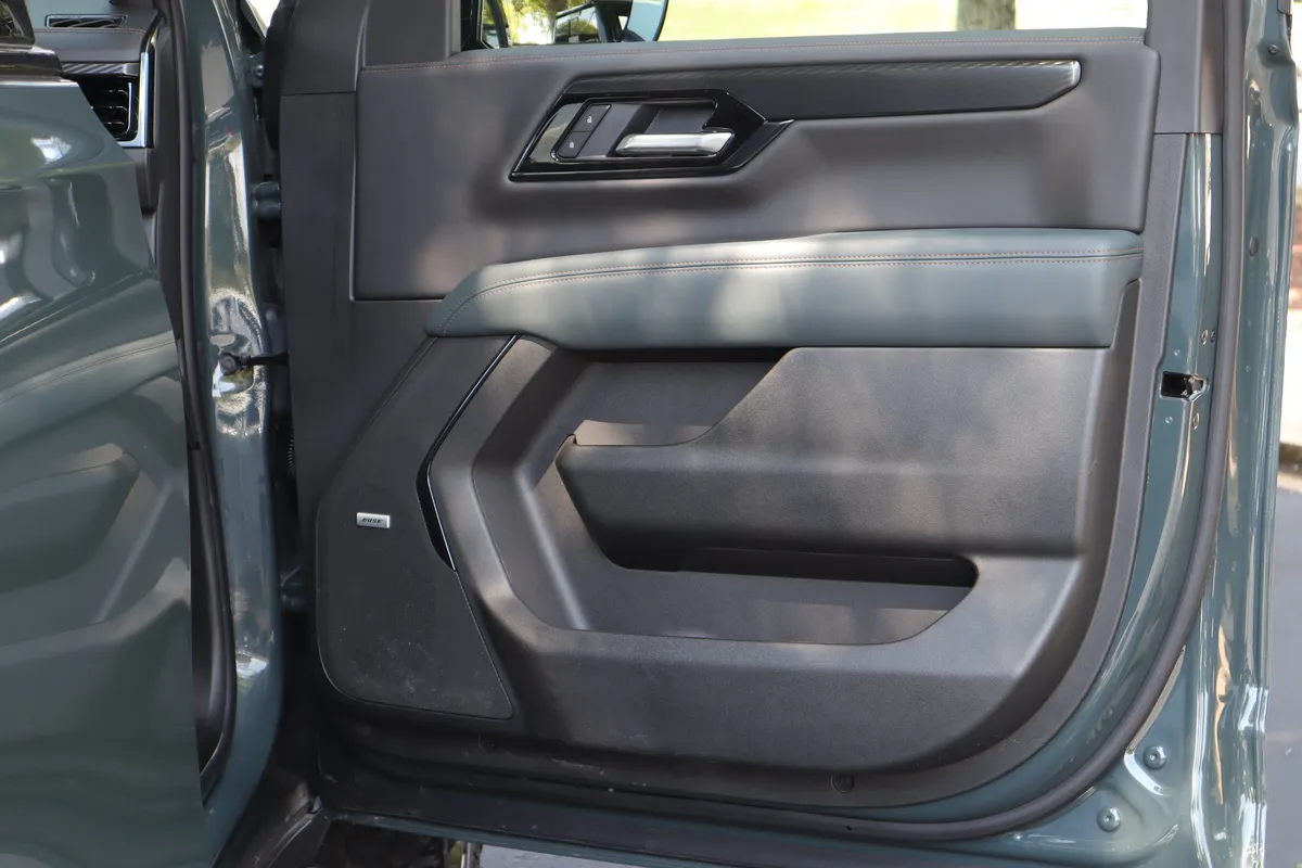 2026 GMC Yukon AT4 thumbnail 27