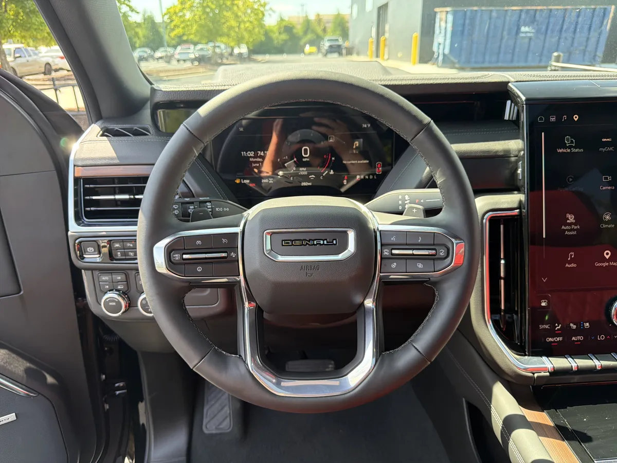 2026 GMC Yukon Denali thumbnail 10