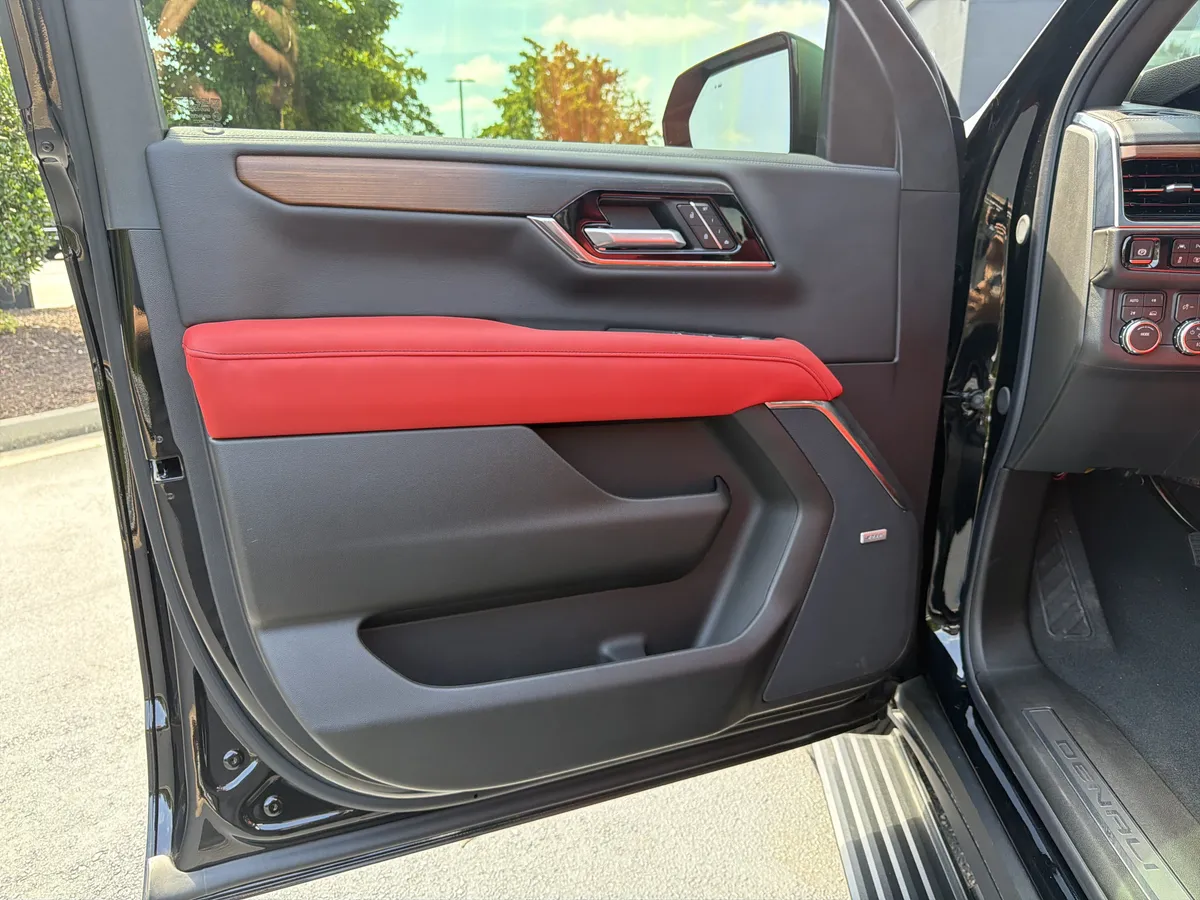 2026 GMC Yukon Denali thumbnail 24