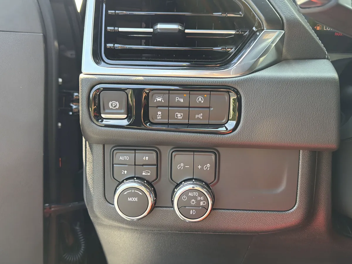 2026 GMC Yukon Denali thumbnail 29