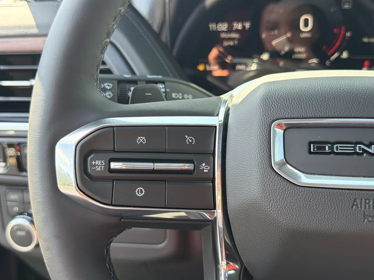 2026 GMC Yukon Denali thumbnail 31