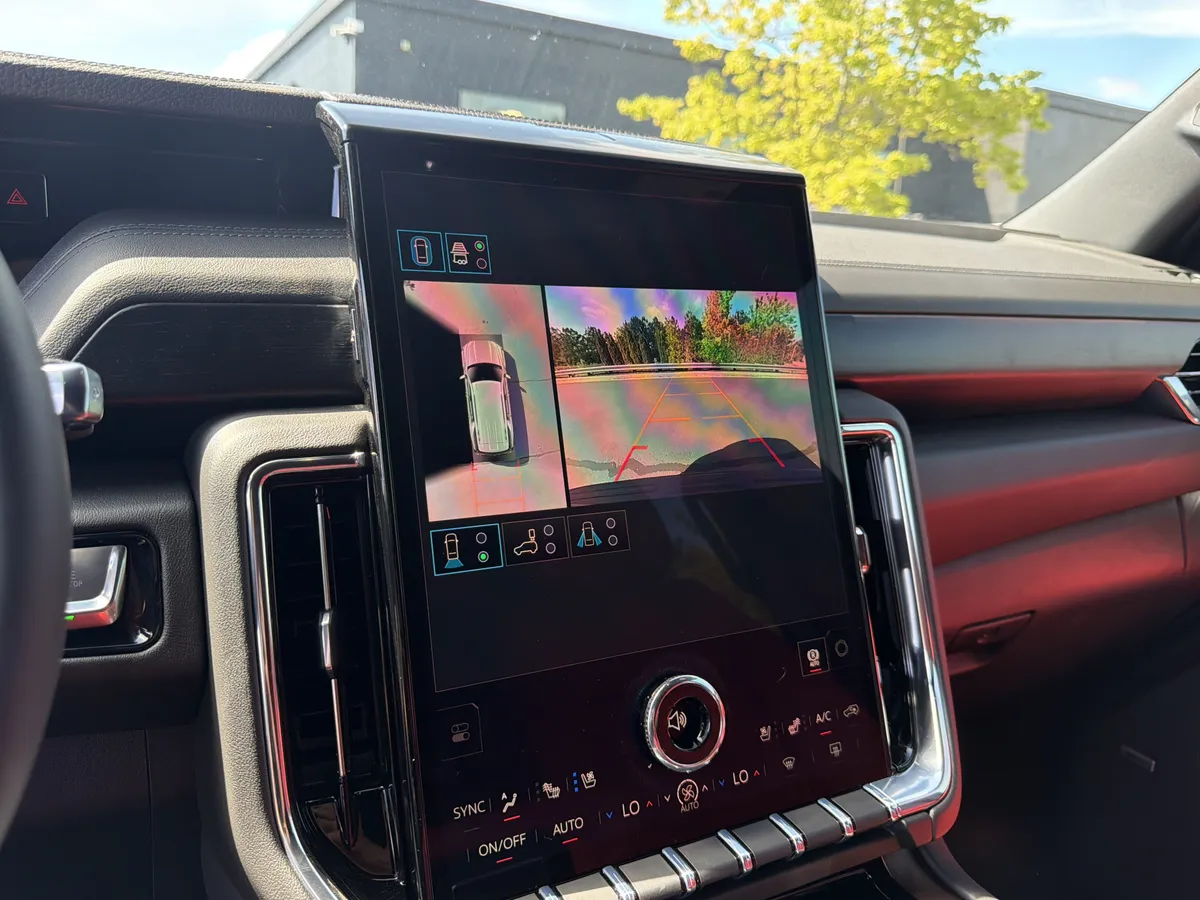 2026 GMC Yukon Denali thumbnail 37