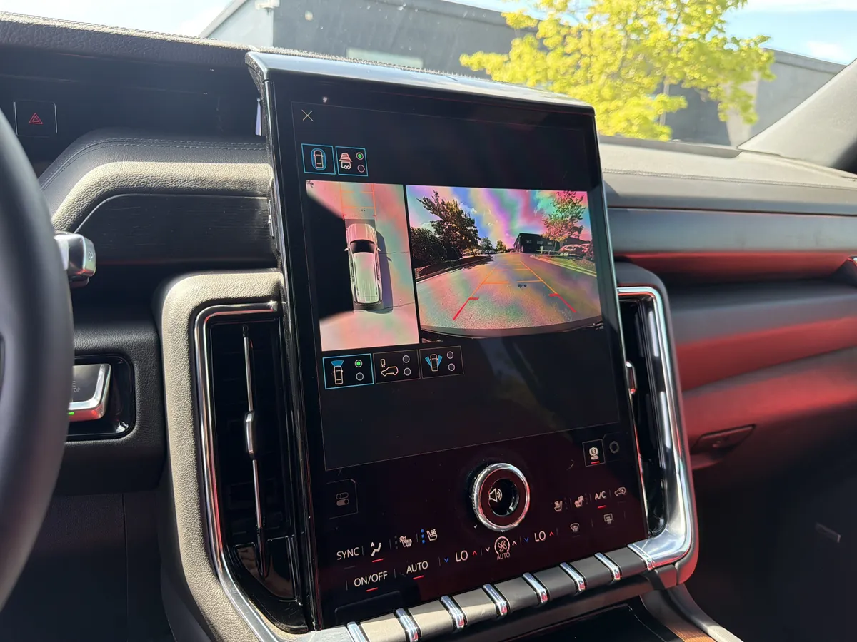 2026 GMC Yukon Denali thumbnail 38